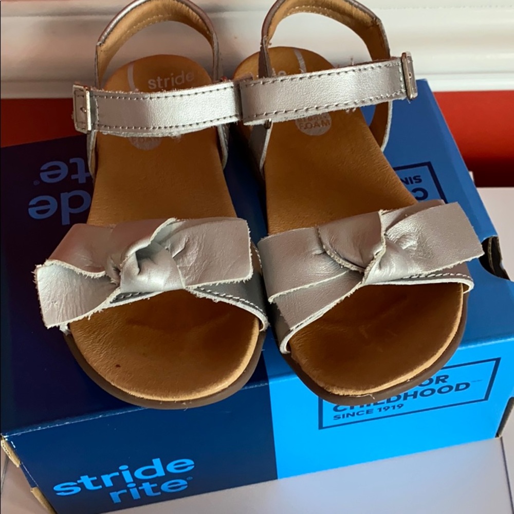 Stride Rite Savannah sandal silver 10.5